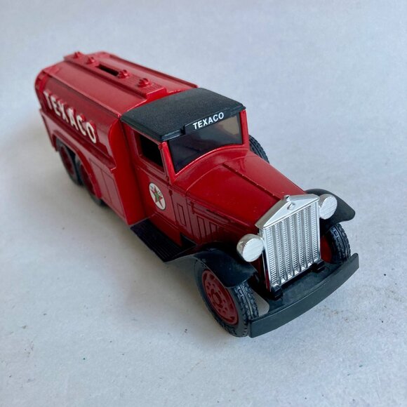 Vintage Ertl Texaco 1930 Diamond Fuel Tanker #7 Coin Bank w/ KEY! - Picture 3 of 9